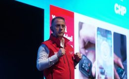 Beylikdüzü Belediye Başkanı ve Başkan Adayı Mehmet Murat Çalık, yeni dönem projelerini ‘Beylikdüzü’nün Yeni Geleceği’ sloganıyla düzenlenen lansmanla tanıttı