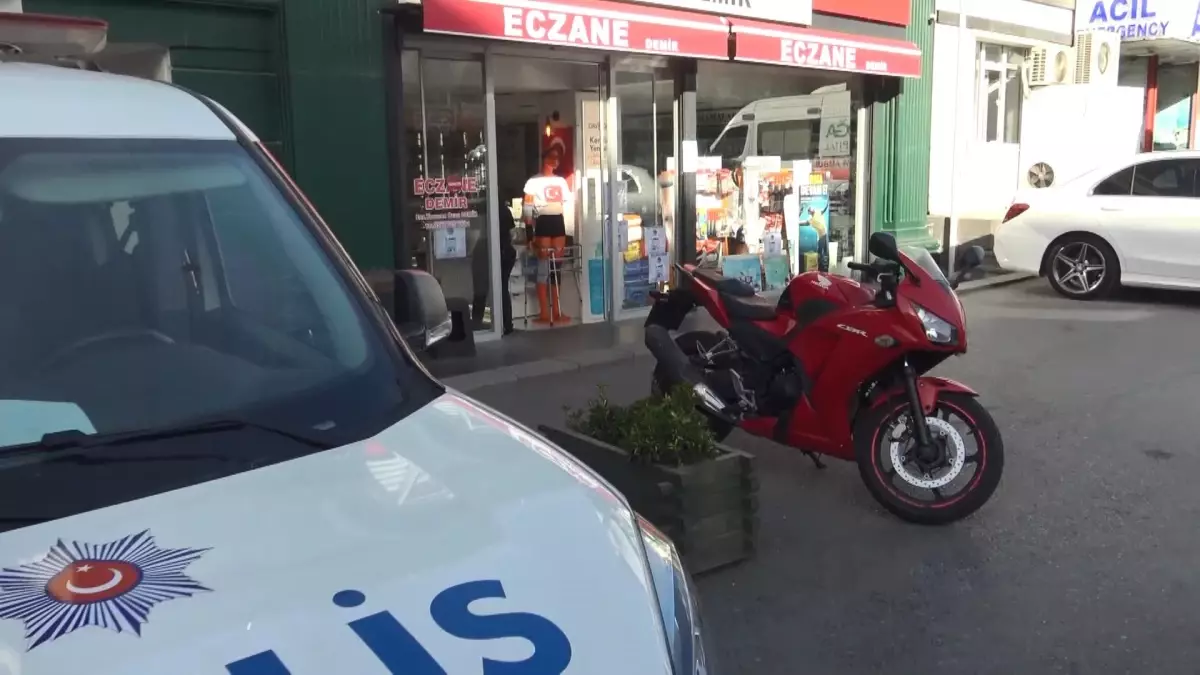 Esenyurt’ta Eczaneye İki Silahlı Saldırı