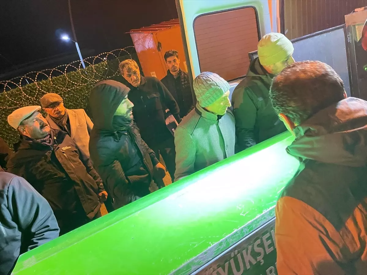 Muradiye’de Çığ Faciası: Bir Kişi Hayatını Kaybetti