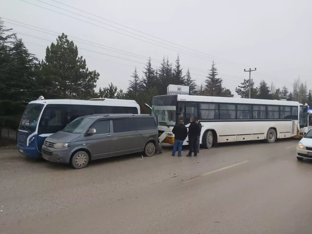 Çubuk’ta Zincirleme Trafik Kazası: 33 Yaralı