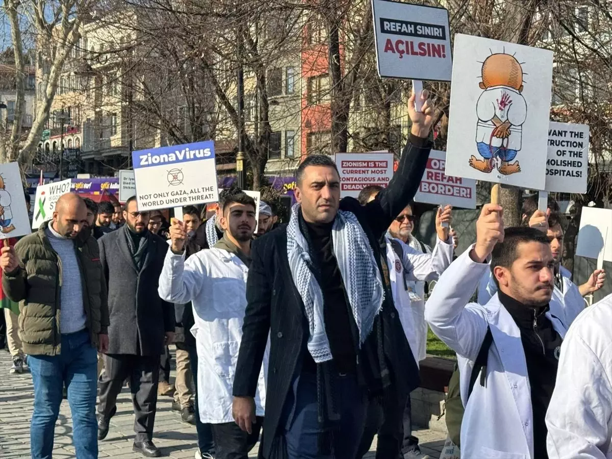 Hekimlerden Gazze İçin Sessiz Yürüyüş