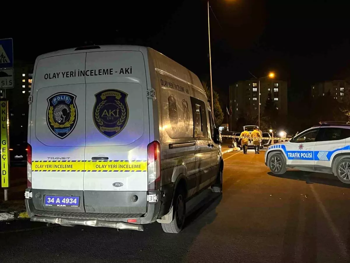 Küçükçekmece’de Silah ve Bombalar Ele Geçirildi
