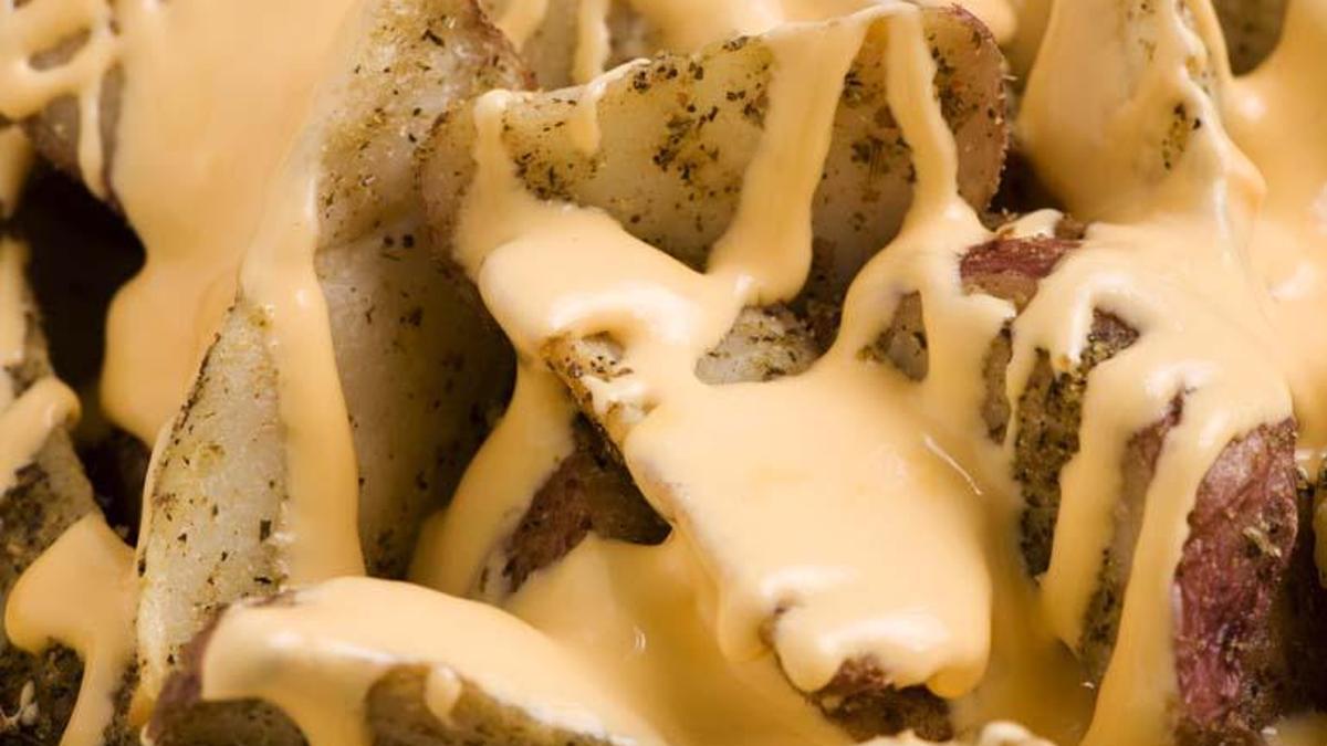 Kolesterolü tavan yaptırıyor, kalbi vuruyor! Bu besinler kalbin en büyük düşmanı! Kalp sağlığı için öneriler